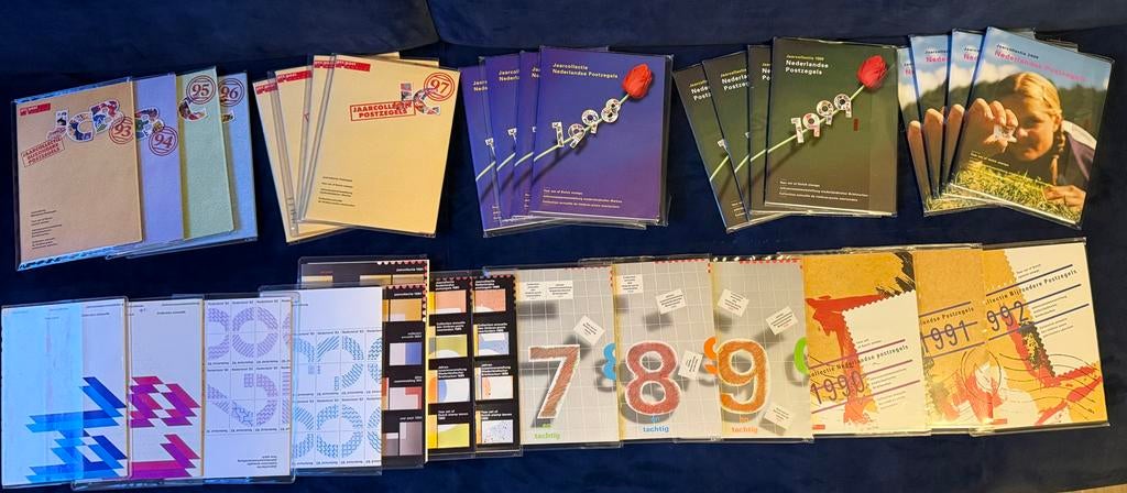 30 PTT NL Jaarcollecties Postzegels (1979-2000), Ophalen of Verzenden, Na 1940, Postfris
