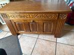 Massief eiken lage kast / dressoir / tv meubel, Antiek en Kunst, Antiek | Meubels | Kasten, Ophalen