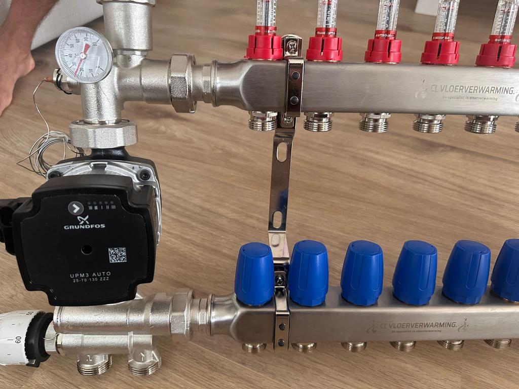 RVS en kunststof verdelers voor vloerverwarming, Gebruikt, Minder dan 30 cm, Overige typen, Minder dan 60 cm