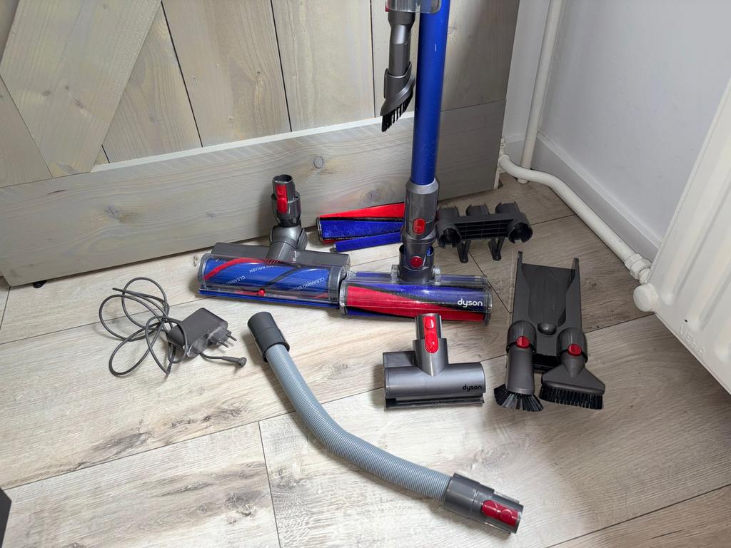 Dyson V11 absolute extra Stofzuiger met Accessoires, Witgoed en Apparatuur, Stofzuigers, Ophalen, Gebruikt, Reservoir, Stofzuiger