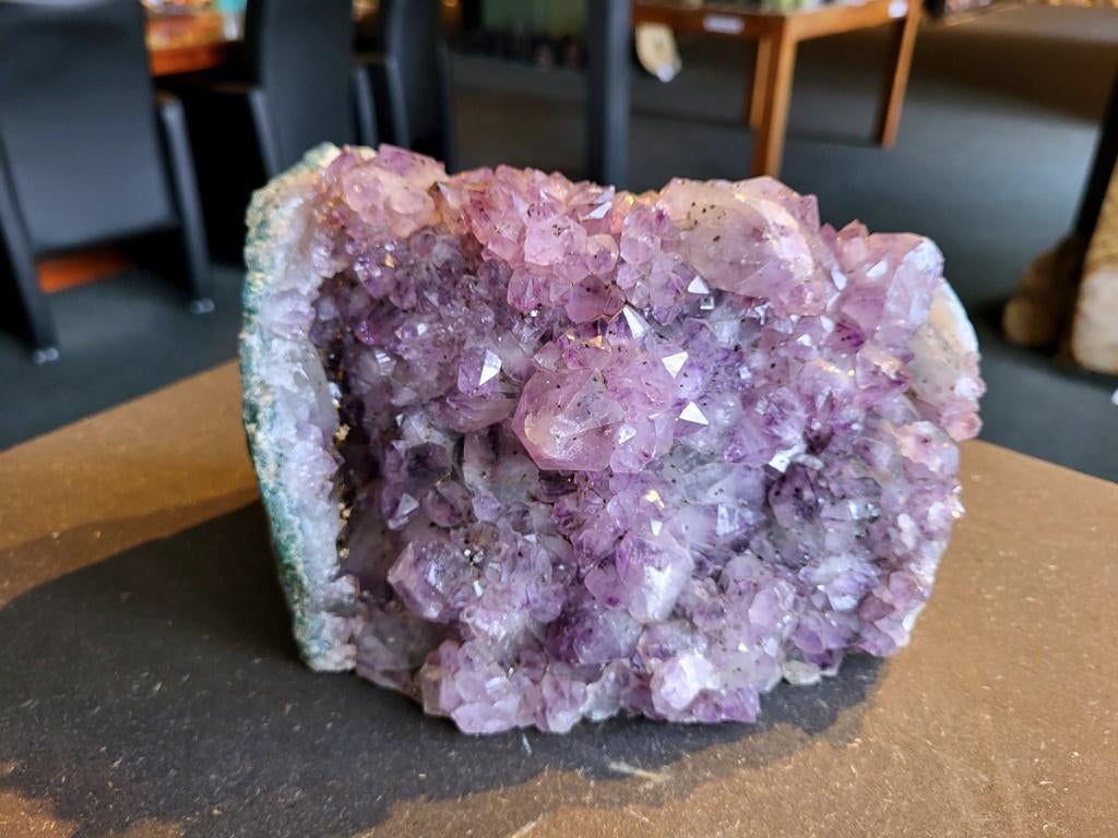 Amethist cluster, geode, 4,2 kg, 65,- euro bij Arnold, Ophalen of Verzenden, Mineraal
