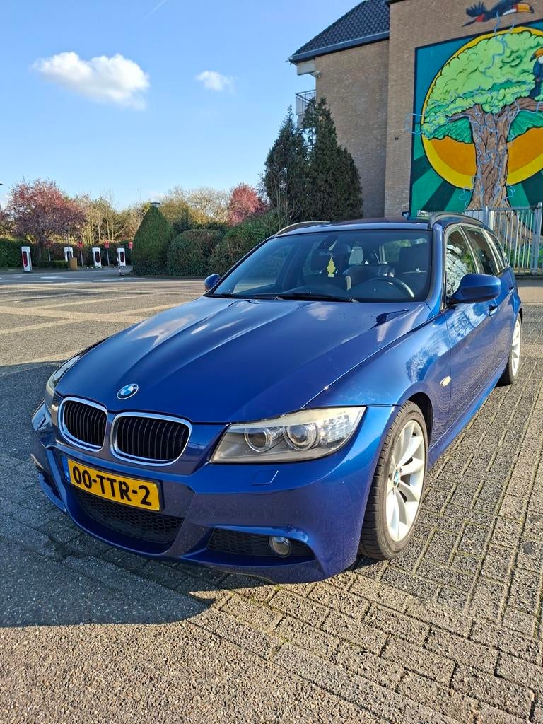 Bmw touring 318i E91 M pakket Facelift, Zwart, 4 cilinders, Blauw, Origineel Nederlands