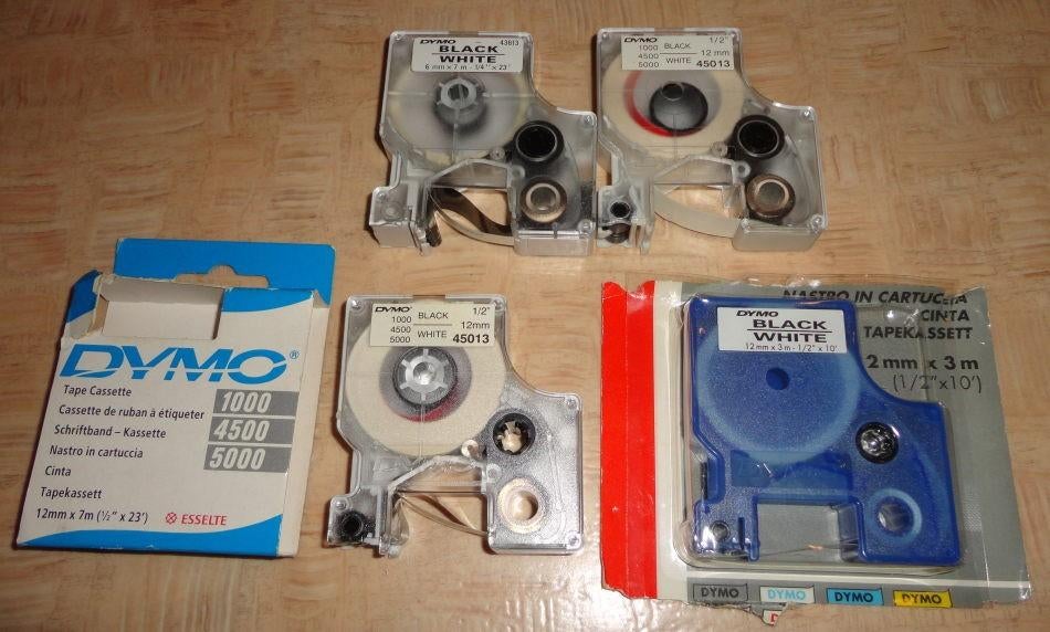 Dymo tape cassettes 12mm black & white  (totaal 17+ meter), Computers en Software, Labelprinters, Verzenden, Zo goed als nieuw