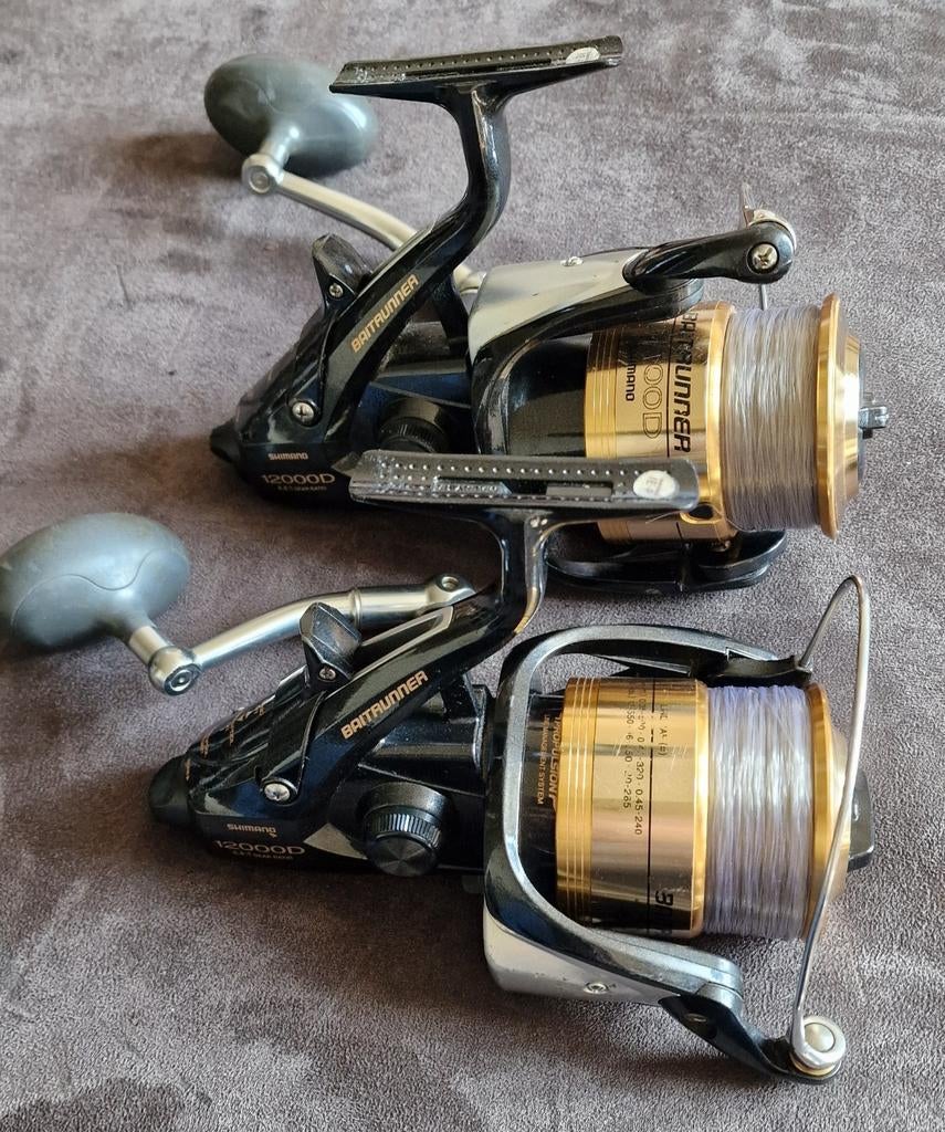 Shimano baitrunner usa 12000D  2 stuks, Ophalen, Gebruikt, Molen