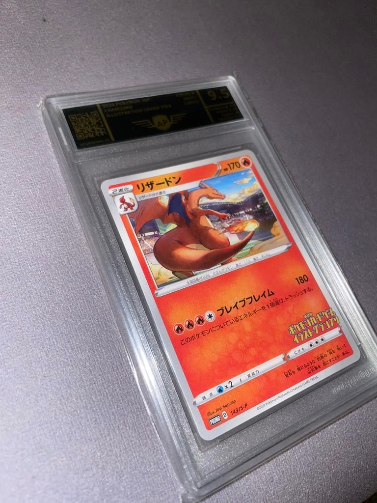 Graded 9.5 Charizard illustration grand prix Pokemon, Ophalen of Verzenden, Zo goed als nieuw, Losse kaart, Foil
