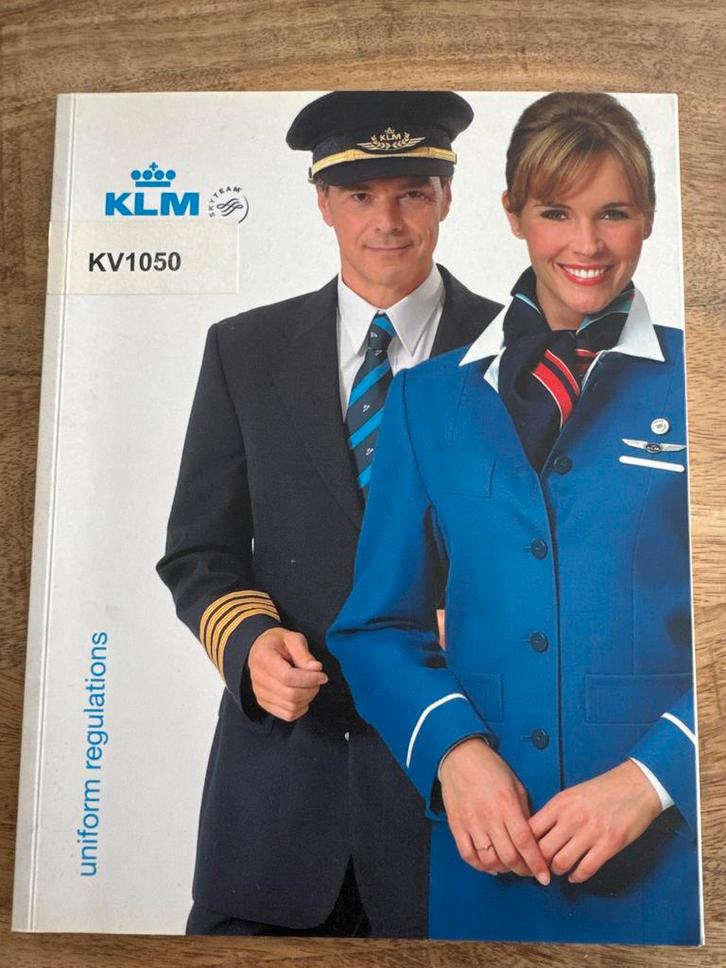 KLM uniformregels brochure, Verzamelen, Luchtvaart en Vliegtuigspotten, Zo goed als nieuw, Boek of Tijdschrift, Ophalen of Verzenden