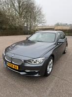BMW 3-Serie 320i 184pk 2014 Grijs - DEALER ONDERHOUDEN, Auto's, BMW, 183 pk, 4 cilinders, 1445 kg, Handgeschakeld