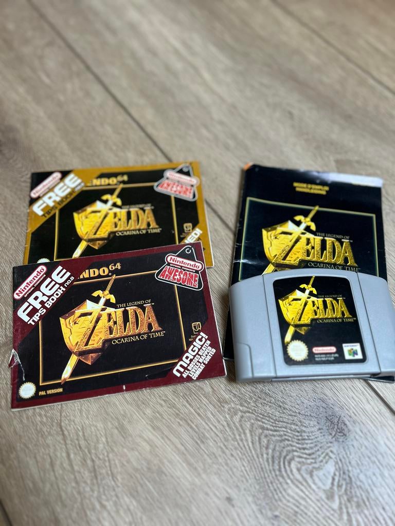 The Legend of Zelda: Ocarina of Time (N64) met boekjes, Spelcomputers en Games, Games | Nintendo 64, 1 speler, Ophalen of Verzenden