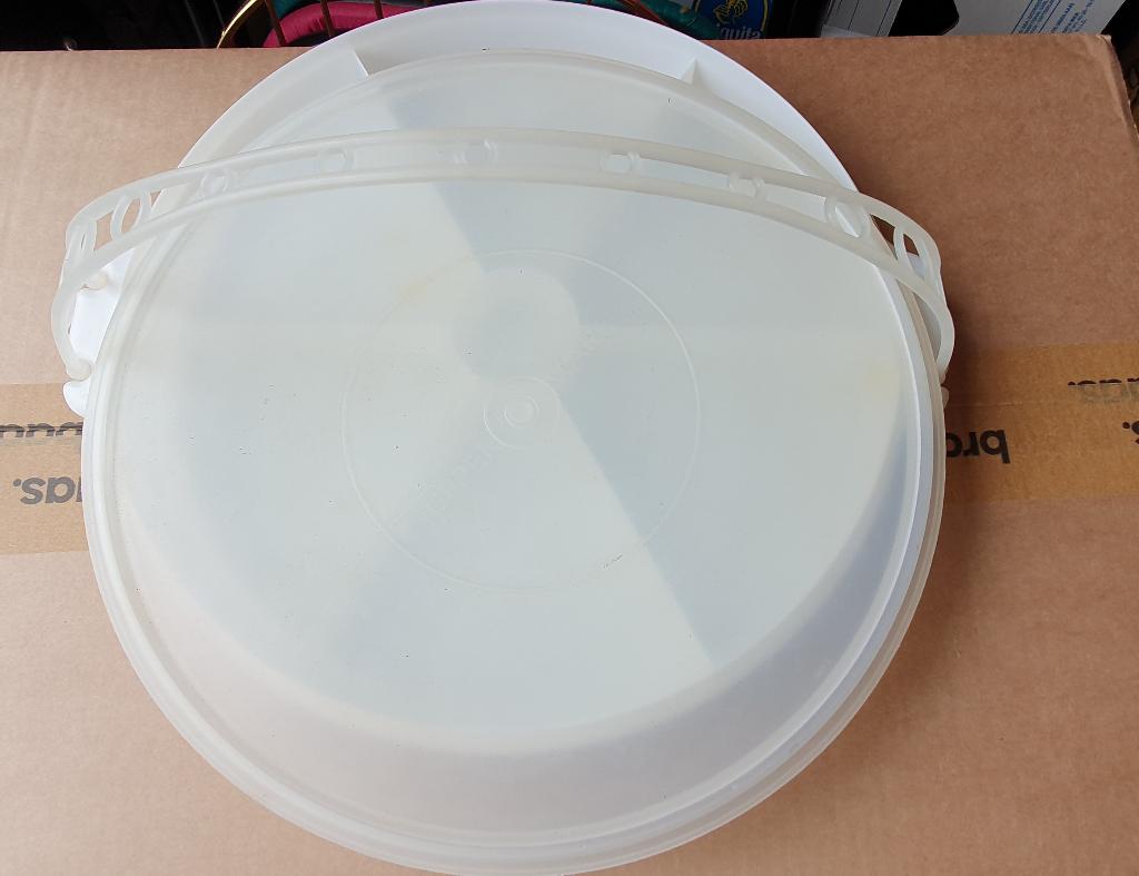 Vintage Tupperware partyschaal '60/'70, Huis en Inrichting, Keuken | Tupperware, Ophalen of Verzenden, Gebruikt, Wit, Schaal