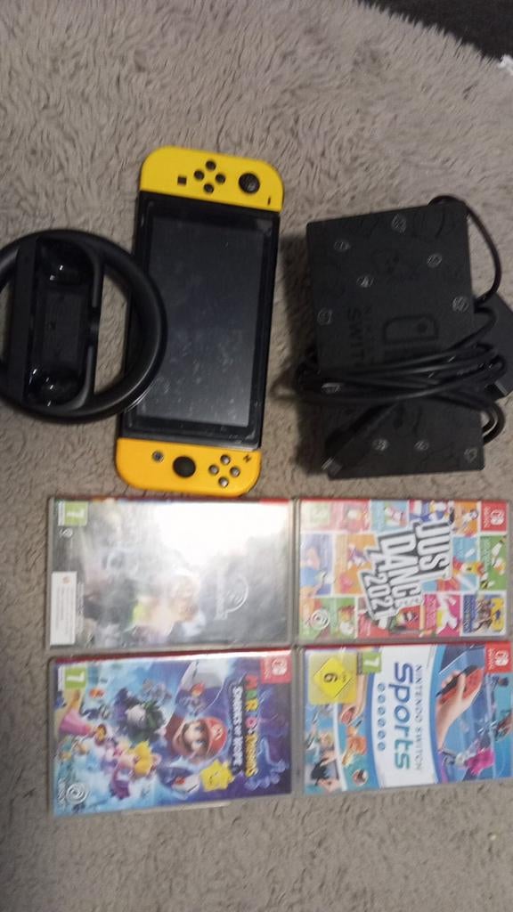 Nintendo Switch met 4 games en accessoires, Spelcomputers en Games, Spelcomputers | Nintendo Switch, Met 2 controllers, Ophalen of Verzenden