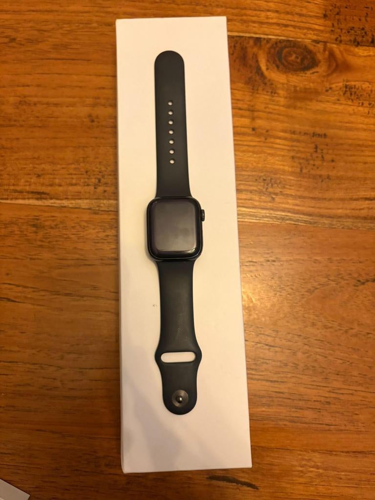 zeer mooie Apple Watch Series 8 41mm, Sieraden, Tassen en Uiterlijk, Smartwatches, Ophalen, Apple Watch ⌚️, IOS, Zo goed als nieuw