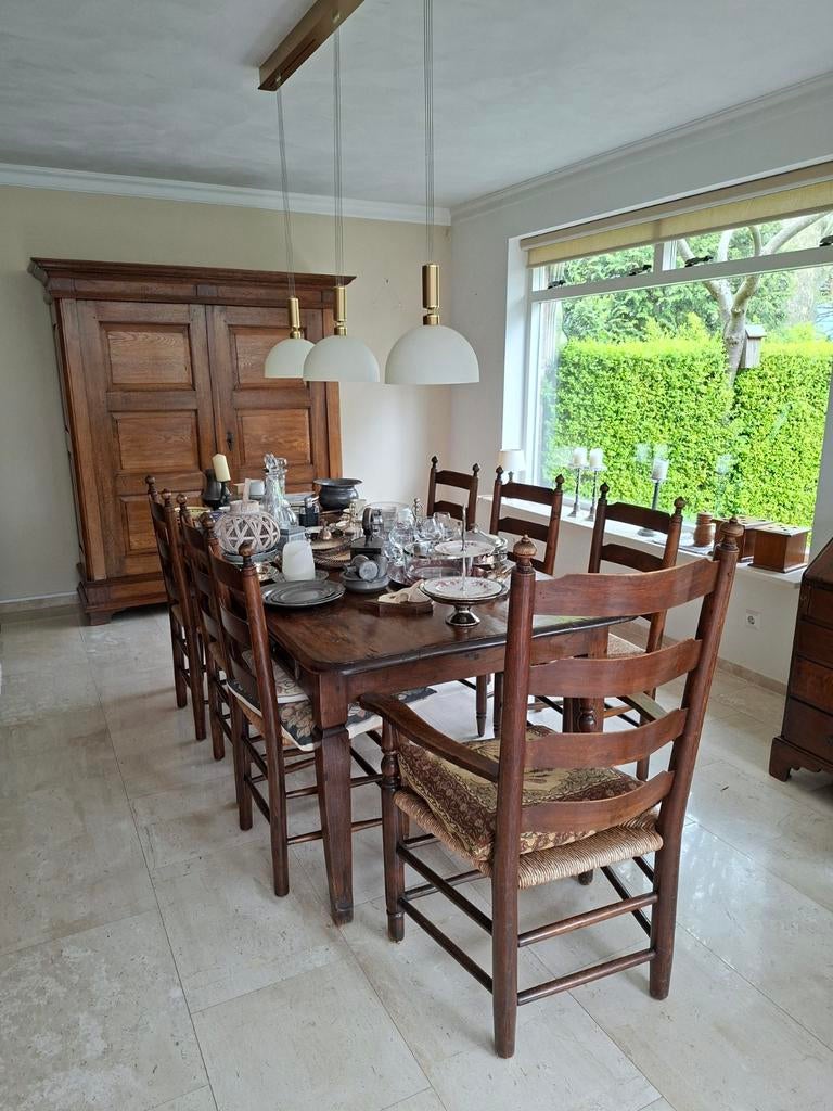 Eiken eettafel met 7 eiken stoelen met rieten zitting, Ophalen