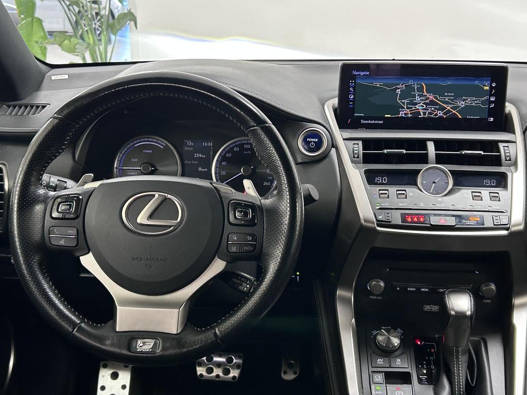 Lexus NX 300h AWD F F SPORT Line AFNEEMBARE TREKHAAK | NAVIG, Auto's, Lexus, Gebruikt, Met garantie (alle), Blauw, 1760 kg