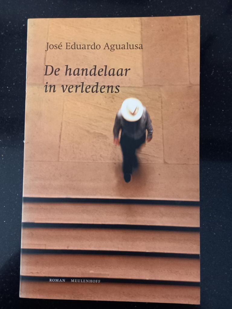 José Eduardo Agualusa - De handelaar in verledens, Gelezen, Ophalen of Verzenden, José Eduardo Agualusa, Nederland