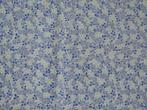 Vintage lapje stof wit met blauwe bloemetjes NIEUW, Blauw, Nieuw, Ophalen of Verzenden, 30 tot 120 cm