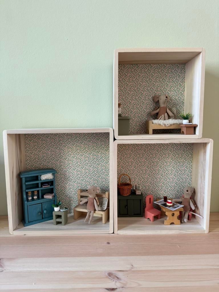 Houten poppenhuisje voor Maileg muizenhuisje met Maileg muis, Ophalen of Verzenden, Zo goed als nieuw, Poppenhuis