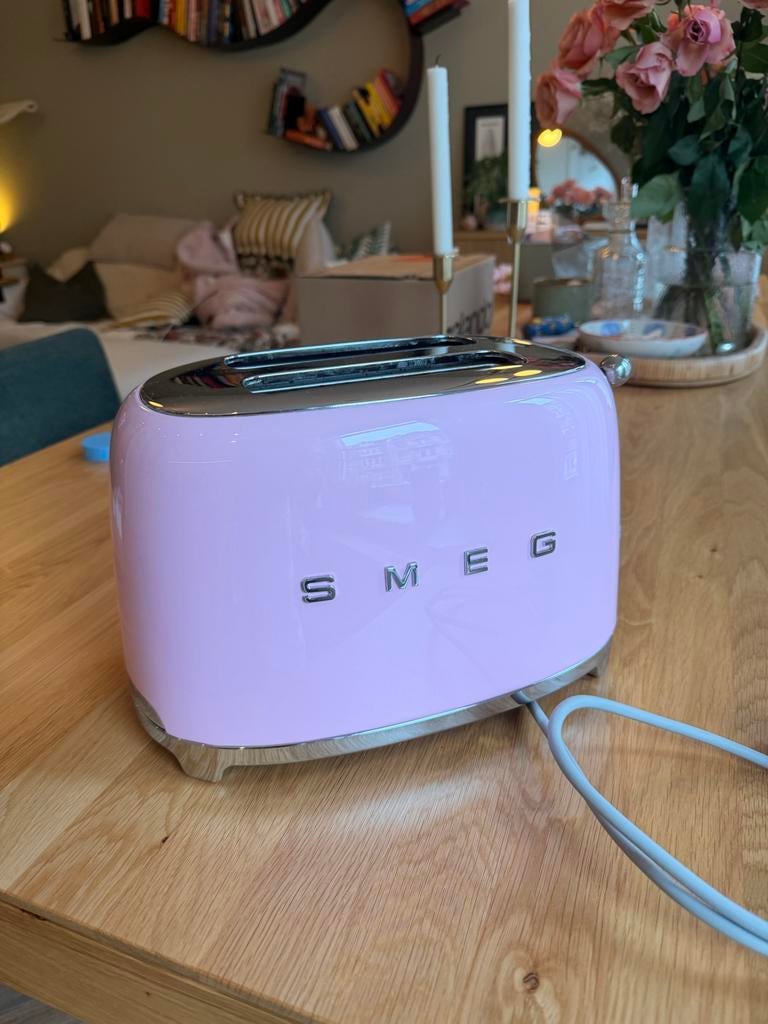 Smeg Roze Broodrooster - Perfecte Staat!, Witgoed en Apparatuur, Ophalen, Zo goed als nieuw, Uitneembare kruimellade