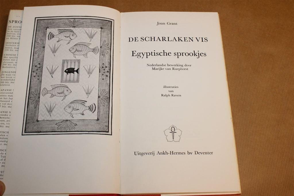 Scharlaken Vis — Egyptische Sprookjes — Joan Grant [1973], Boeken, Ophalen of Verzenden, Gelezen, Overige onderwerpen, Achtergrond en Informatie
