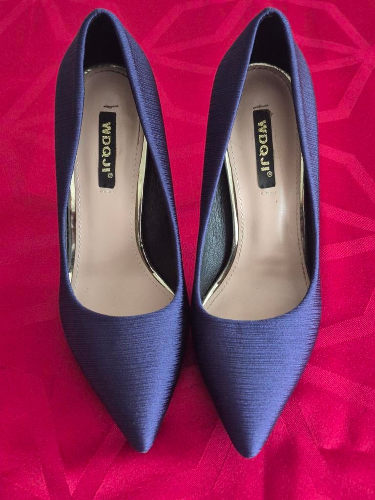 Nette dames pumps maat 34, hakhoogte 10 cm, Kleding | Dames, Schoenen, Ophalen of Verzenden, Zo goed als nieuw, Blauw, Pumps