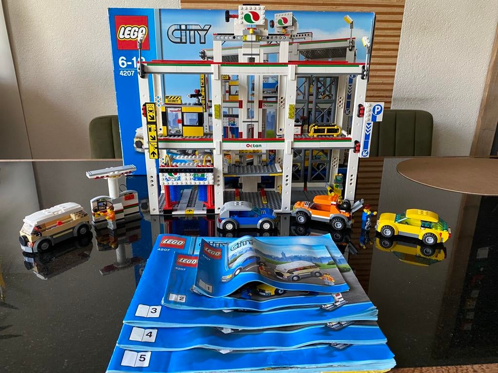LEGO City gargae 4207, Kinderen en Baby's, Speelgoed | Duplo en Lego, Ophalen of Verzenden, Zo goed als nieuw