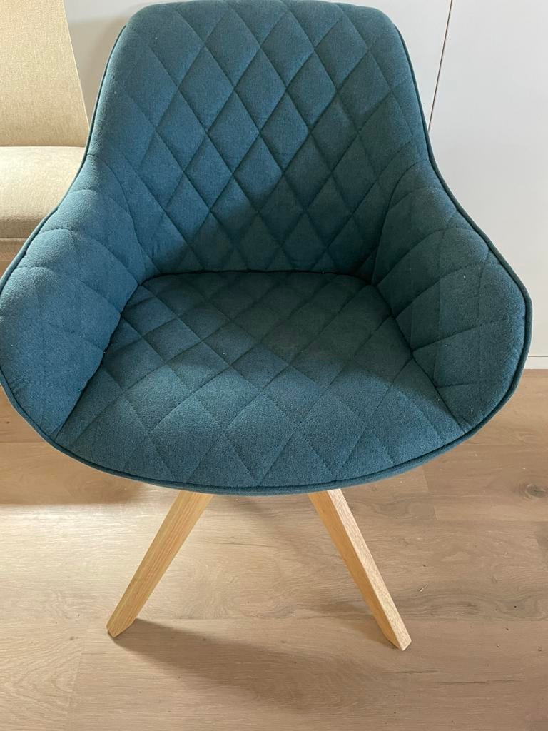 Twee eetstoelen, Huis en Inrichting, Stoelen, Ophalen, Twee, Blauw, Zo goed als nieuw