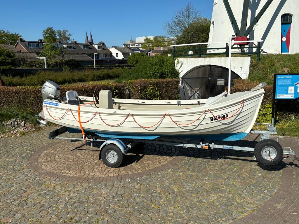 Mooie console/ visboot, Watersport en Boten, Vis- en Consoleboten, Zo goed als nieuw, Tot 10 pk, 3 tot 6 meter, Benzine, Buitenboordmotor