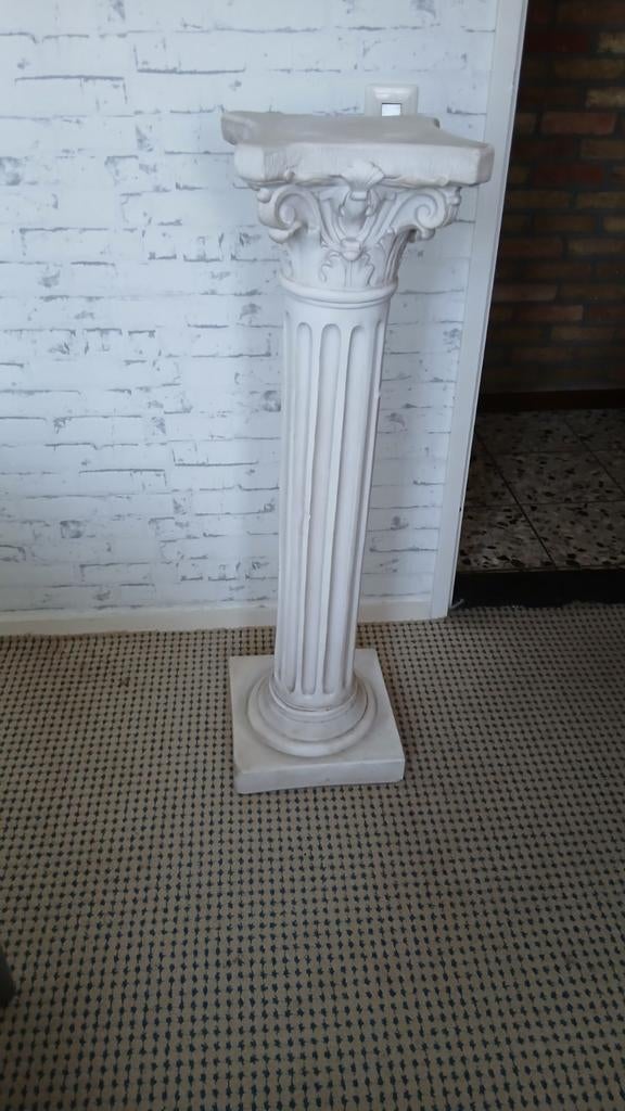 Mooie gipsen pilaar, Ophalen, Zo goed als nieuw