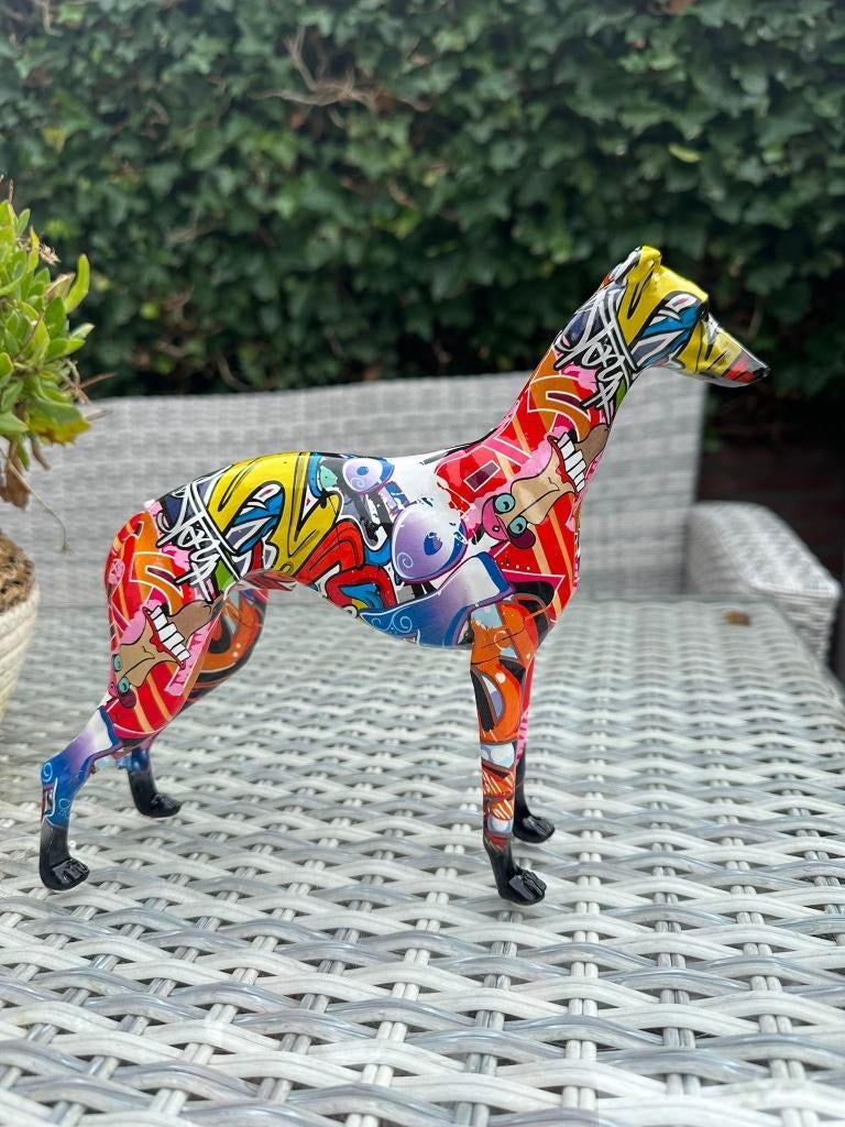 beeld hond grafitti street windhond whippet greyhound, Ophalen of Verzenden, Beeld
