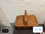 Oude rieten picknikmand, Hobby en Vrije tijd, Picknickmanden, Ophalen of Verzenden, Zo goed als nieuw