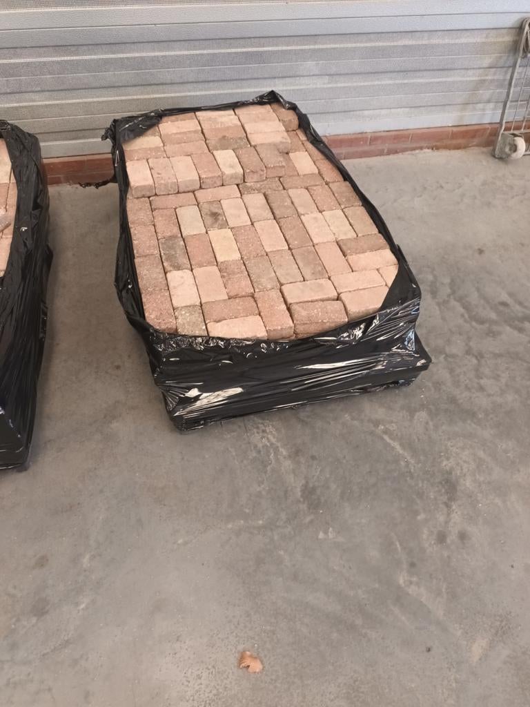 Gratis 7 a 8 m2 bestrating, Ophalen of Verzenden, Gebruikt, Beton, Klinkers