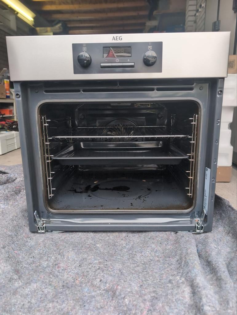 AEG BEB331010M - Inbouw oven, Witgoed en Apparatuur, Ovens, Gebruikt, Oven, Hete lucht, Inbouw