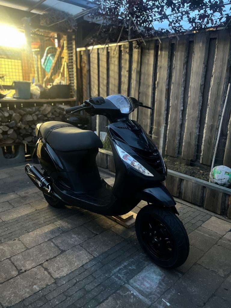 Zip 70cc - SP voorvork!, Fietsen en Brommers, Scooters | Piaggio, Ophalen, Zo goed als nieuw, Tweetakt, Zip