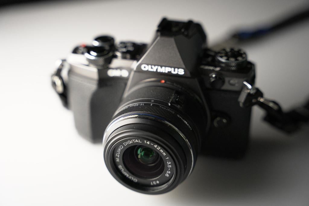Olympus OM-D E-M5 Mark II met 14-42mm lens, Gebruikt, Compact, Ophalen of Verzenden, Olympus