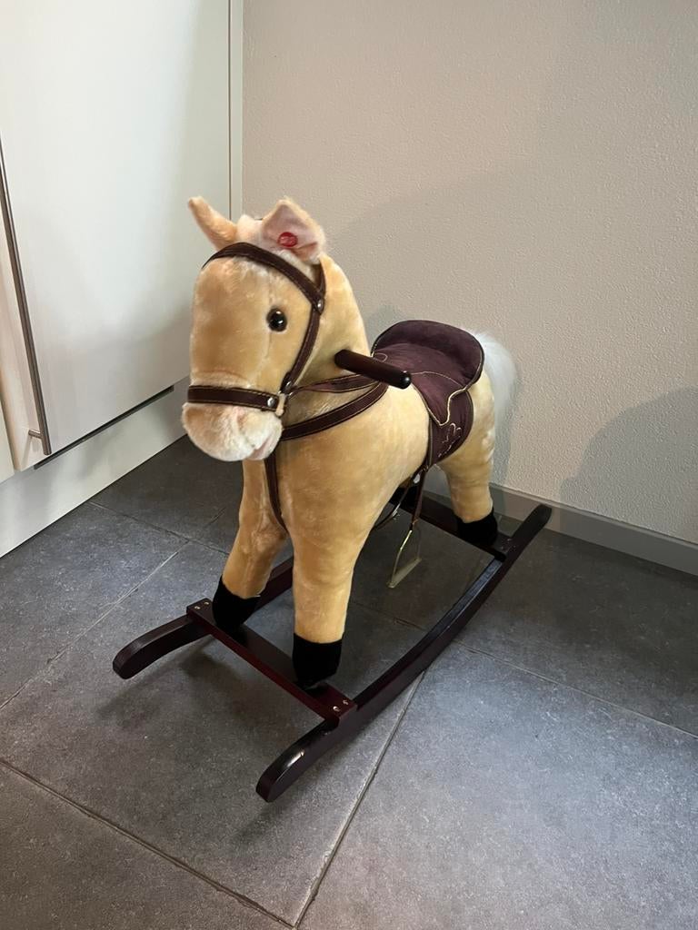 Hobbelpaard met geluid, Ophalen, Zo goed als nieuw