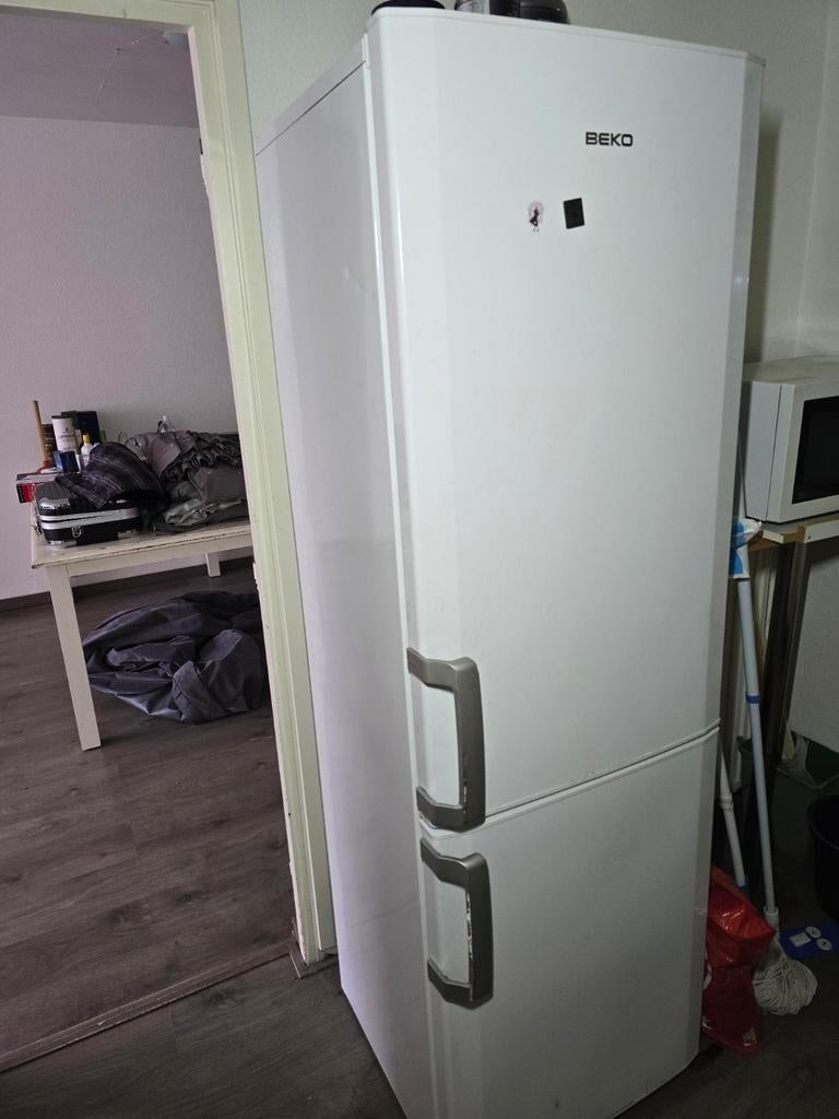 Beko Koelkast met Diepvries - Wit, Gebruikt, 200 liter of meer, Met aparte vriezer, 45 tot 60 cm