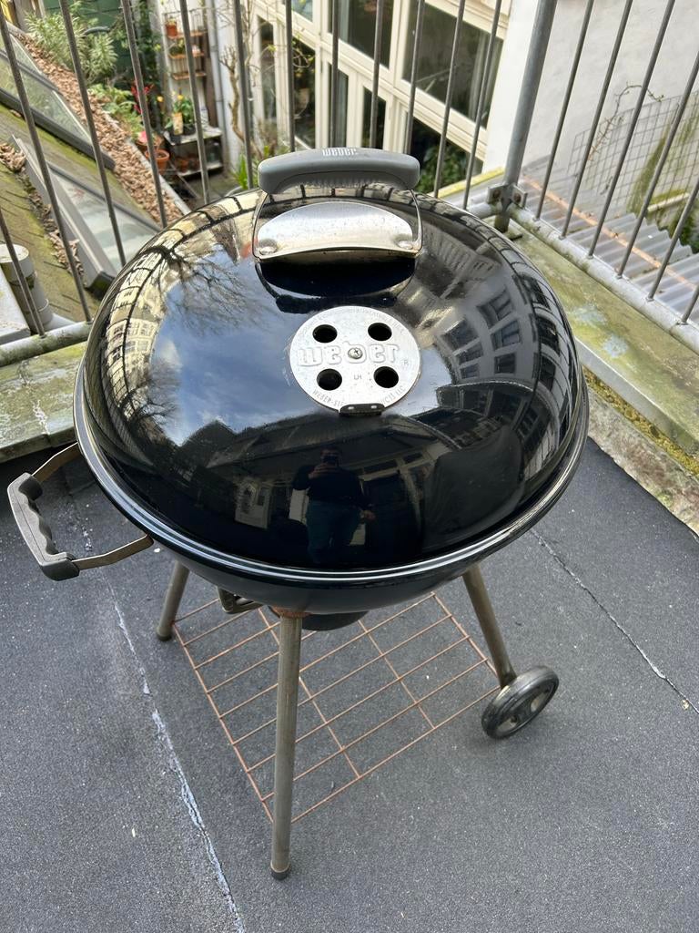 Weber Compact Kettle BBQ 47cm met hoes, Tuin en Terras, Houtskoolbarbecues, Ophalen of Verzenden, Gebruikt, Met accessoires