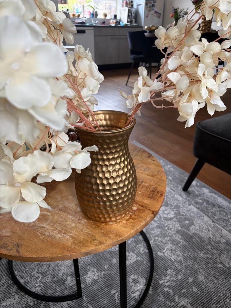 Goudkleurige vaas met kunstbloemen, Ophalen, Overige materialen, Overige kleuren, Zo goed als nieuw