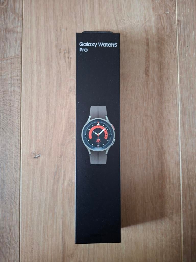 Samsung Galaxy Watch5 Pro, Nieuw, Ophalen of Verzenden, Samsung, Grijs