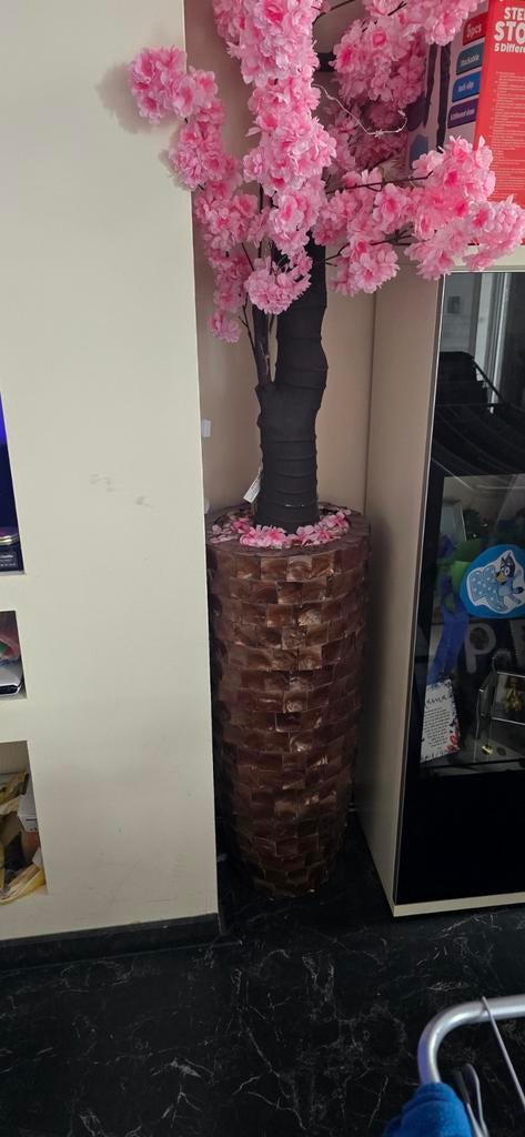 Design schelp vaas met bloesems, Huis en Inrichting, Woonaccessoires | Vazen, Ophalen, Overige materialen, Overige kleuren, Zo goed als nieuw