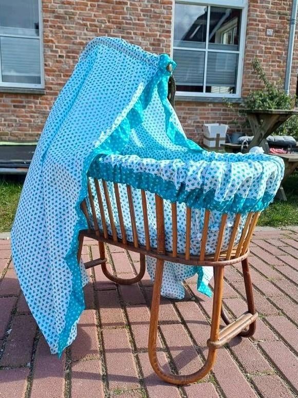 Super leuk poppenbedje - rieten wiegje voor poppen, Ophalen of Verzenden, Zo goed als nieuw, Wieg