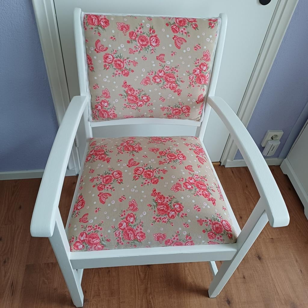 Vrolijk gepimpte armstoel uit jaren 50/60 vintage, roosjes, Huis en Inrichting, Ophalen, Gebruikt, Wit, Vintage