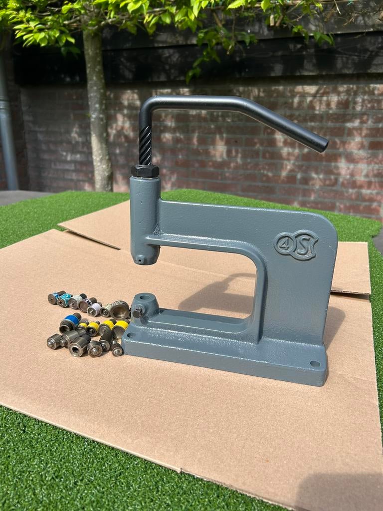 Spindelpers met stempels schoenmakerij, Ophalen of Verzenden, Gebruikt