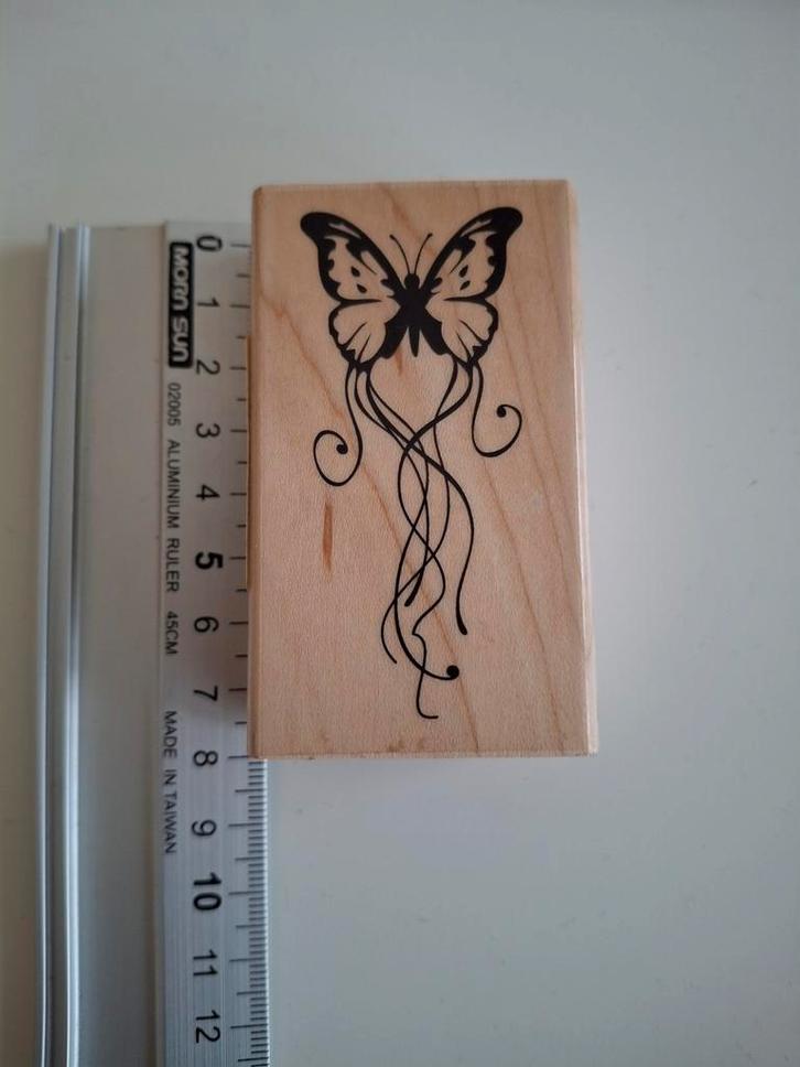 Nieuwe houten stempel Inkadinkado vlinder, Hobby en Vrije tijd, Stempelen, Nieuw, Houten stempel, Ophalen of Verzenden