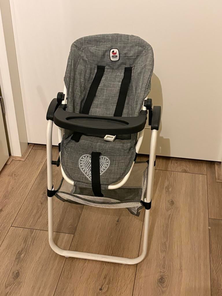 Chic 200 Eetstoel voor de pop, Kinderen en Baby's, Speelgoed | Poppen, Ophalen of Verzenden, Zo goed als nieuw, Overige typen