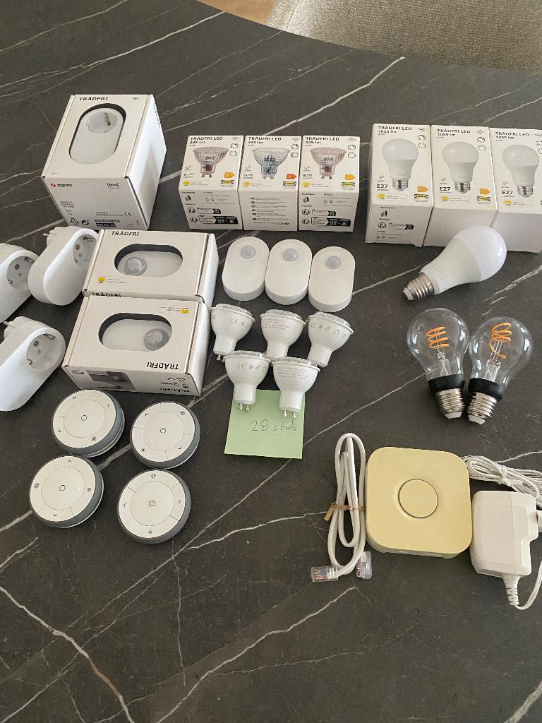 Tradfrie set lampen en een Hue Bridge, Huis en Inrichting, Lampen | Losse lampen, Ophalen, Led-lamp, Gebruikt, Soft of Flame
