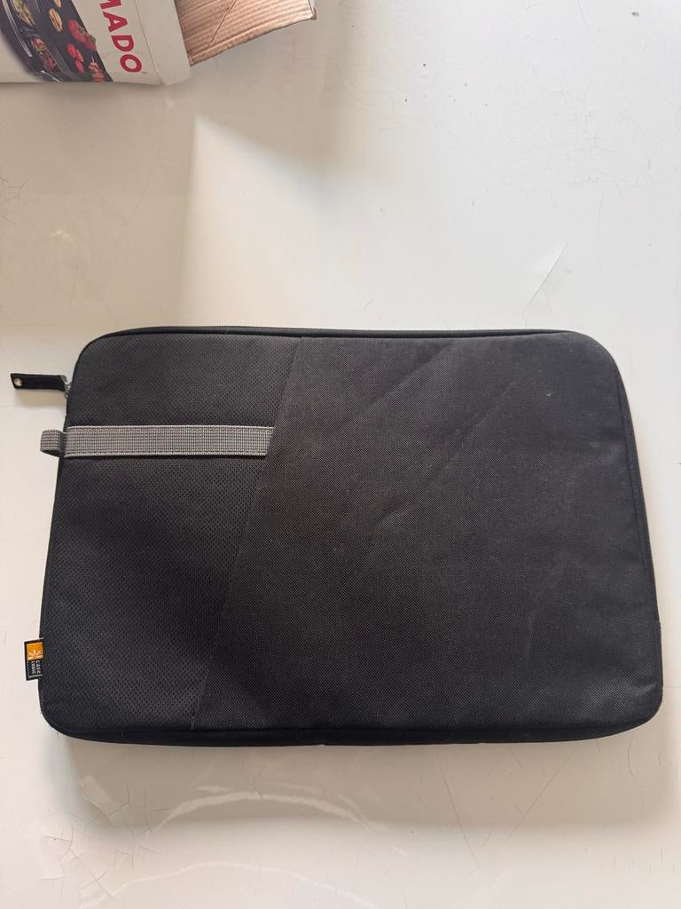 Case Logic laptophoes 13-15 inch, Computers en Software, Laptophoezen, Ophalen of Verzenden, 15 inch, Gebruikt