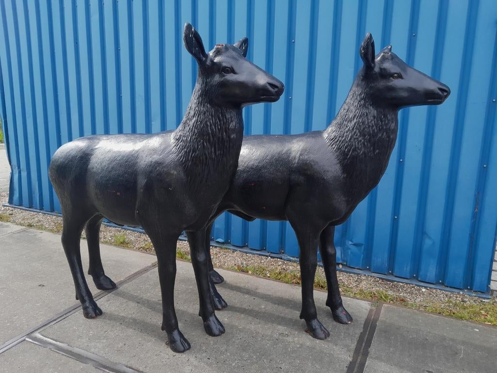 Twee Grote Tuinbeelden Herten Kunststof Zwart, Ophalen, Gebruikt, Kunststof, Dierenbeeld