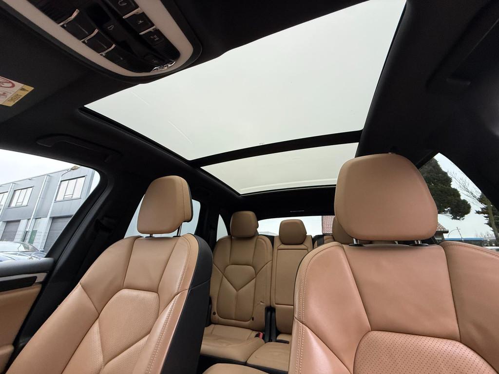 Porsche Cayenne 3.0 S E-Hybrid PANO/LUCHTVERING/CAMERA/NAP, Auto's, Porsche, Automaat, Cayenne, Gebruikt, Euro 6