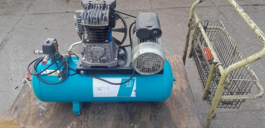 Compressor - Gebruikt  beschermkap en wielen ontbreken, Doe-het-zelf en Verbouw, Compressors, Ophalen, Gebruikt, 6 tot 10 bar