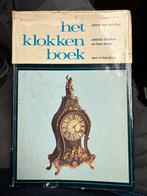 Het Klokkenboek - Antieke Klokken en Hun Naam met Richtprijz, Ophalen of Verzenden, Gelezen